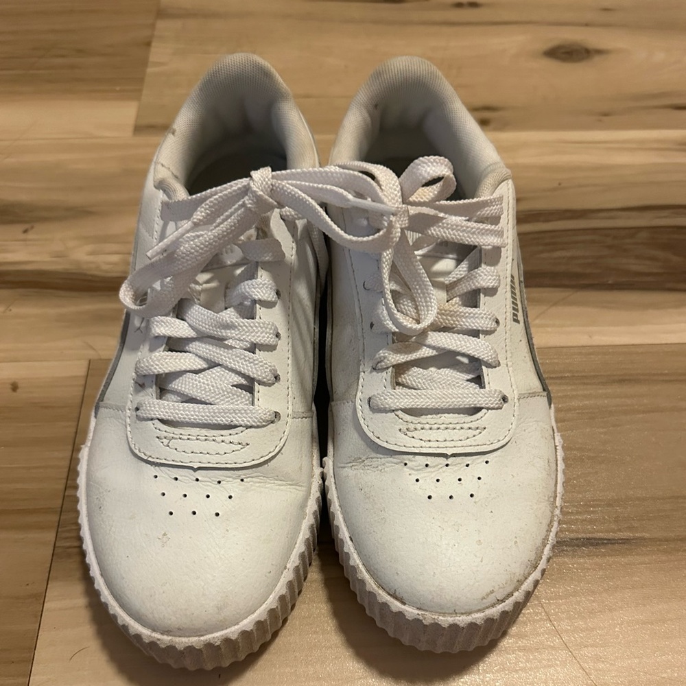 White Women Pumas